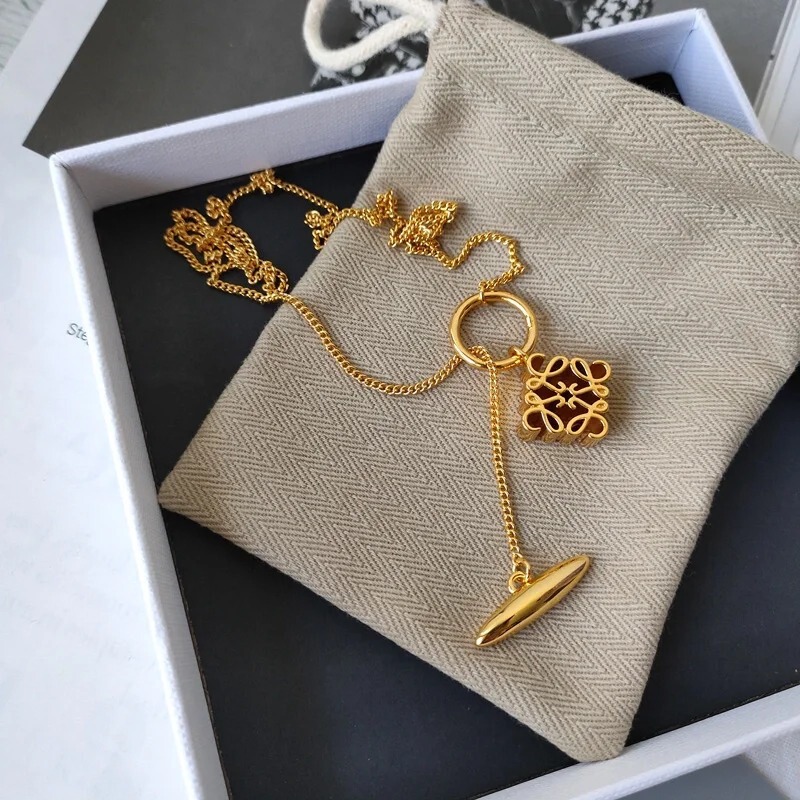 Luo Yijia's New Geometric Necklace Luowei Ot Buckle Necklace Square Carved Cut Out Sweater Necklace Influencer Picks