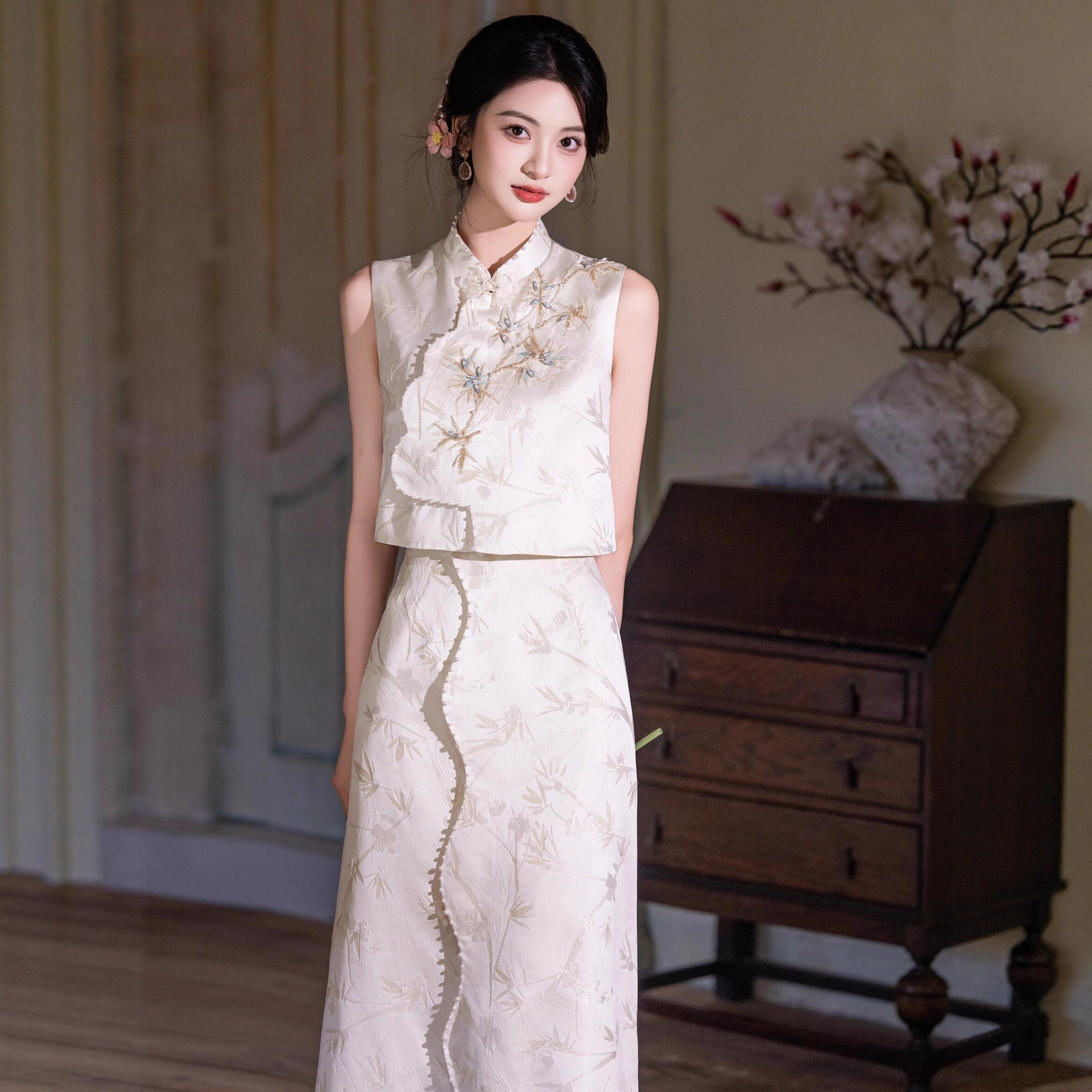 New Chinese-Style Engagement Dress in Champagne Color, Summer 2026 Model, Suitable for Toasting Ceremonies, and Can Be Worn by the Bride in Everyday Life as a Formal Dress Set