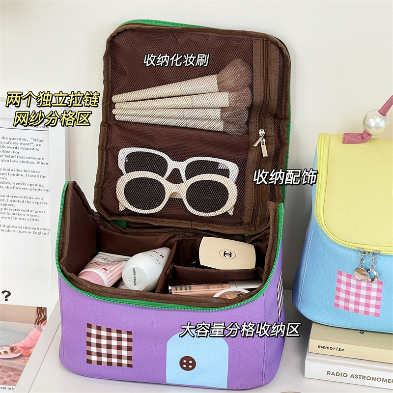 2024 nueva casa encantadora portátil de viaje artículos de higiene portátiles bolsas de almacenamiento de gran capacidad bolsa de maquillaje para mujeres