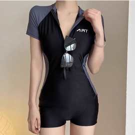 泳衣女新款2025爆款泡温泉保守连体性感竞速遮肉网红风游泳馆专用