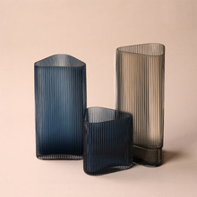 跨境爆款北欧三角形蓝色直筒玻璃花瓶摆件竖纹水培花器家居软装