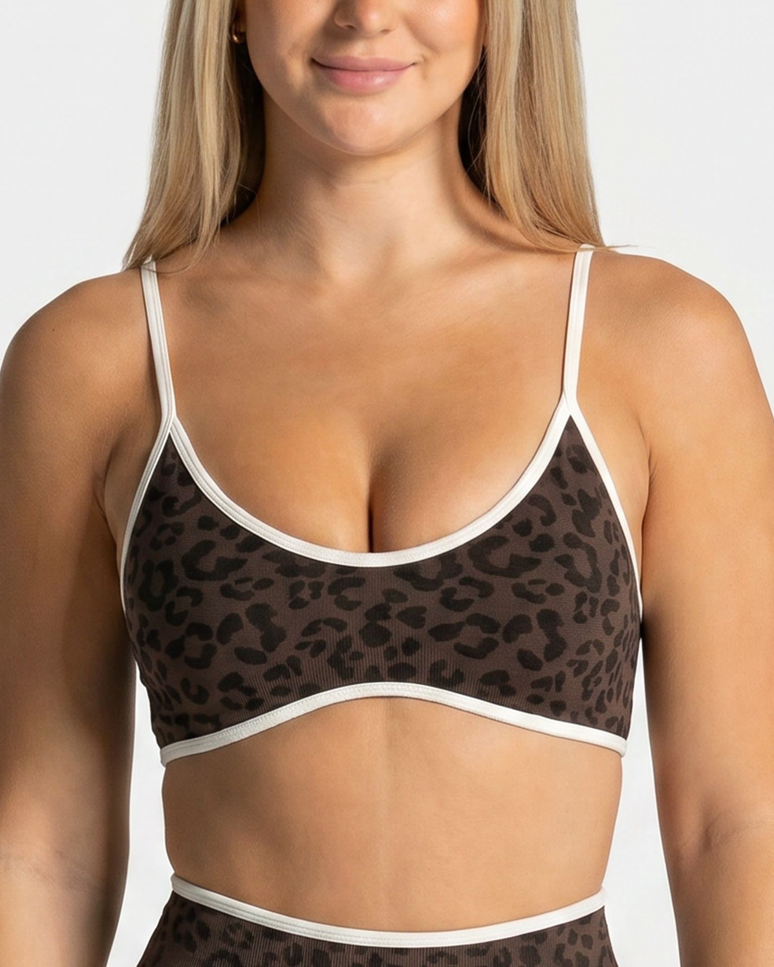 TEOO transfronterizo sin costuras 3D impresión de leopardo pantalones cortos de yoga de borde de miel hump bra deportivo ropa de fitness set de yoga