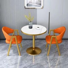 カジュアルな北欧スタイルの小さなバルコニー商談テーブルと椅子の組み合わせシンプルな受付営業所小さなラウンドテーブルミルクティーレセプション