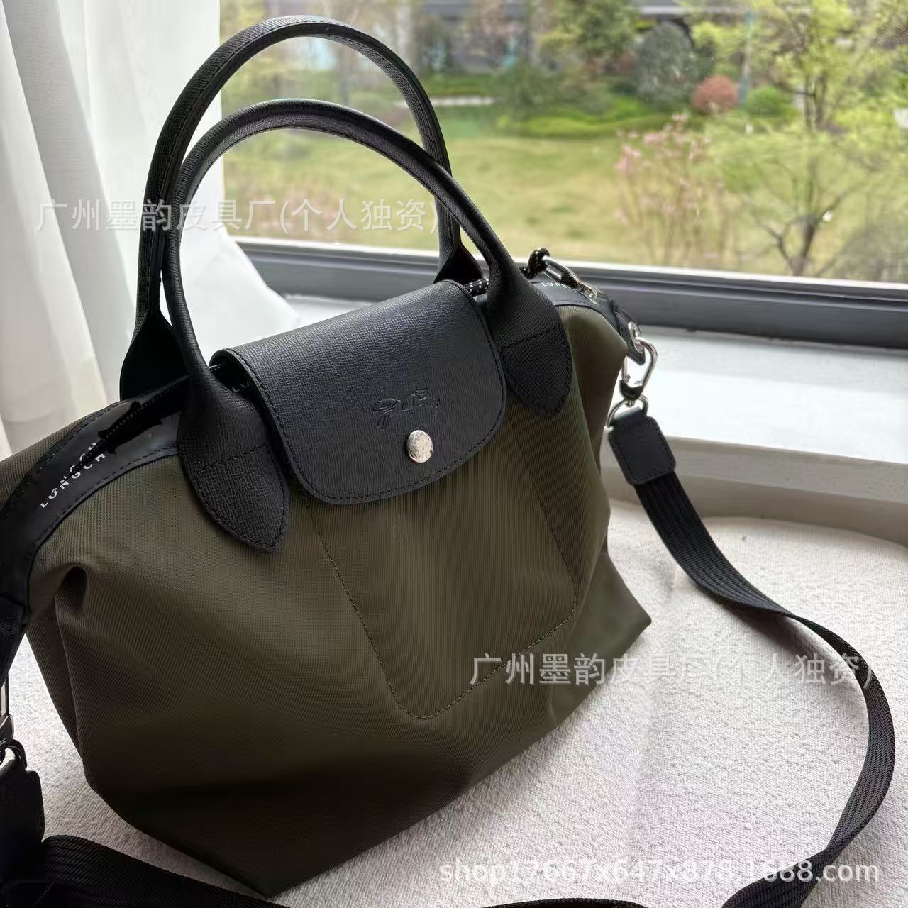 Khaki green (top version original standard)