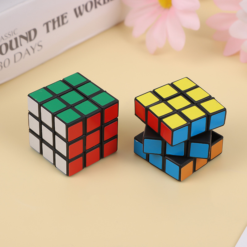 Cubo de Rubik Mini Cubo de Rubik de tercer orden Juguetes educativos para niños Principiante Principiante Cubo de Rubik Regalo de jardín de infantes