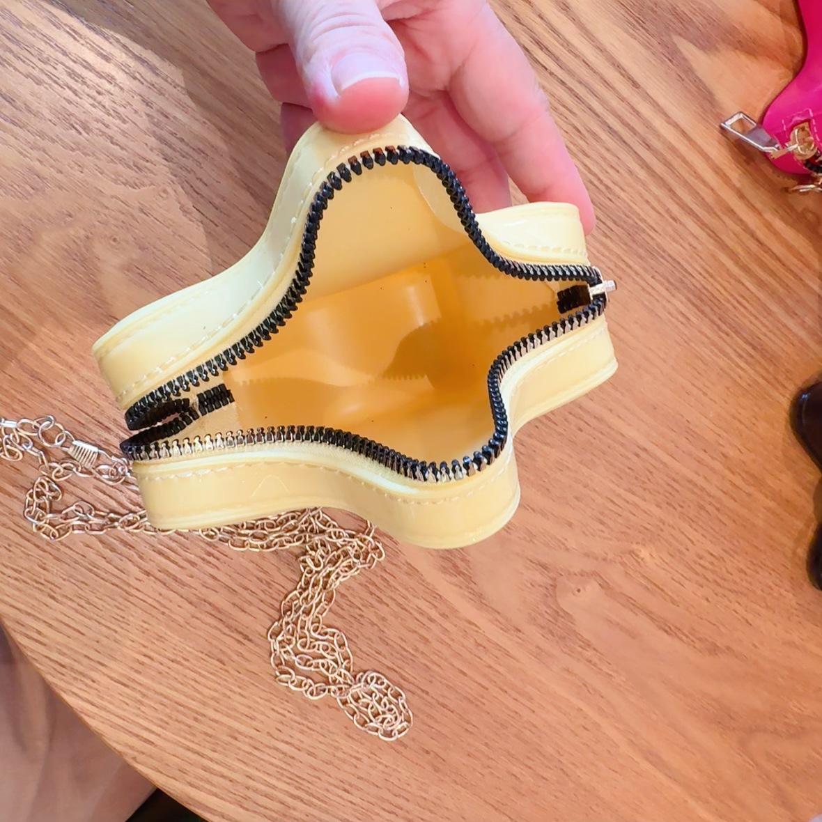 The 2025 new star bag, cute cartoon Guka bag, girls' crossbody bag, fashionable chain bag and girls' pvc bag undefined