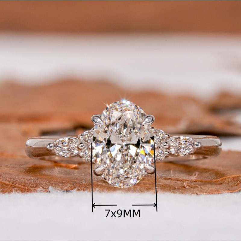 Light Luxury Imitation Moissanite Ring, European and American Fashion Hot-Selling Ins Super Shiny Diamond-Encrusted Pigeon Egg Wedding Engagement Ring for Women