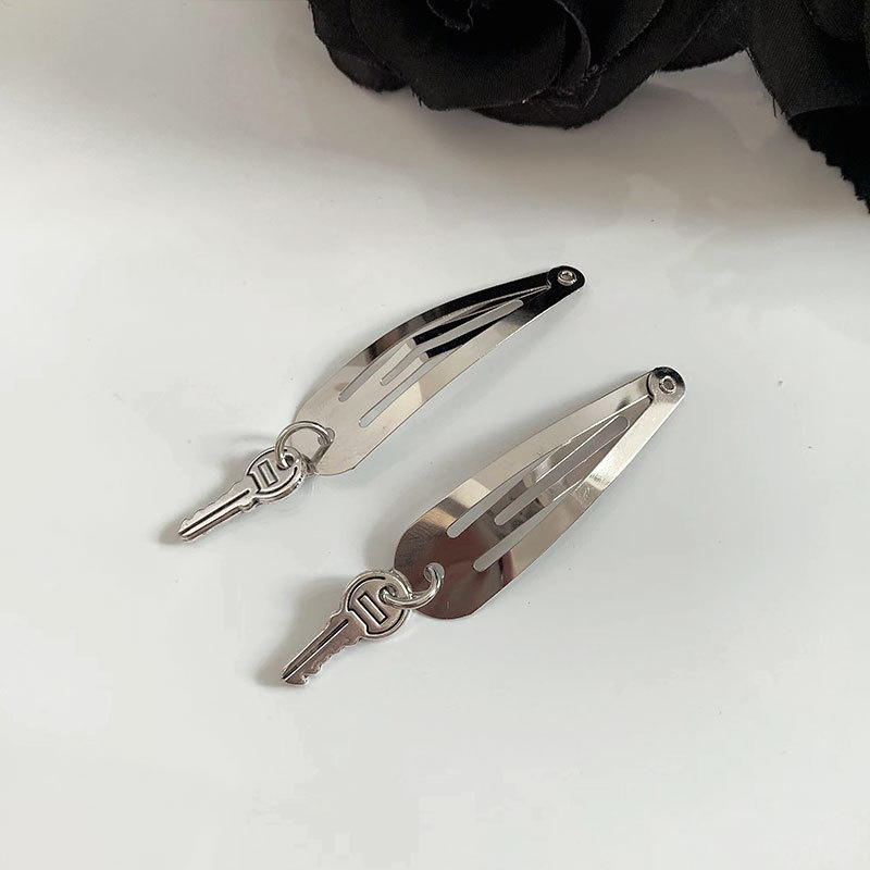 15g Weight Charm Hair Clips Hair Accessories Type 1 Pair Quantity Party, Street Occasion Alloy Material Moon, Heart Shape, Butterfly Pattern All Seasons Season Women's Gender Retro, Punk Style Retro Punk Women's Moon Heart Shape Butterfly Alloy Charm Hair Clips 6