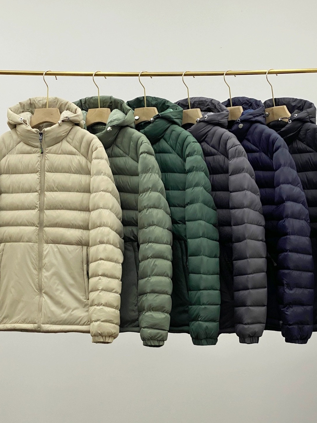Invierno pareja montañosa ligera al aire libre costilla ropa de algodón caliente delgada sombrero desmontable chaqueta de terciopelo de moda