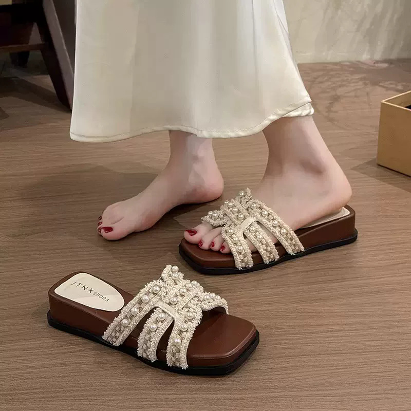2026 verano nuevo estilo de moda versátil perla cruzada un pedazo coreano zapatillas frías zapatillas antideslizantes para mujeres image 3