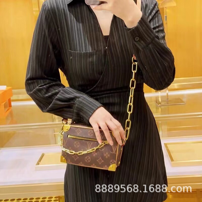 Direct Supply Cross-Border m Lv Men's and Women's Bags, Black Warrior Box Bag, Chain Bag, Pillow Bag, Three-In-One Men's Bag