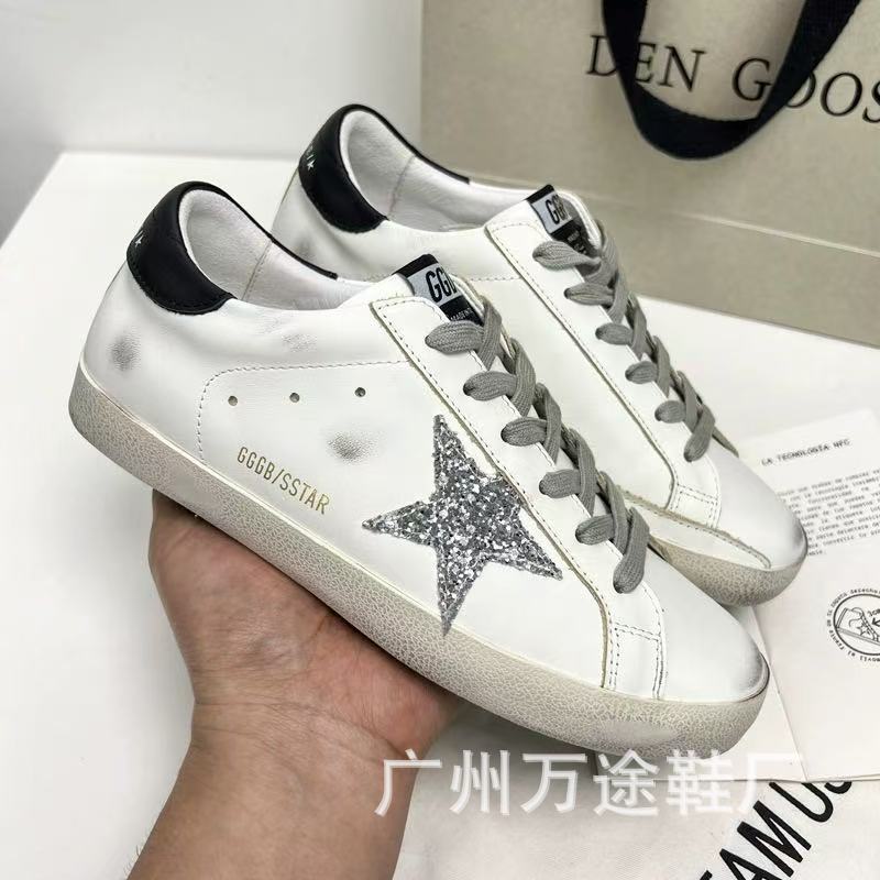 韓国スターの古い汚れた靴女性用 2025 クラシックレトロシルバーテールインナー高さカップルの汚れた白い靴トレンディ|undefined
