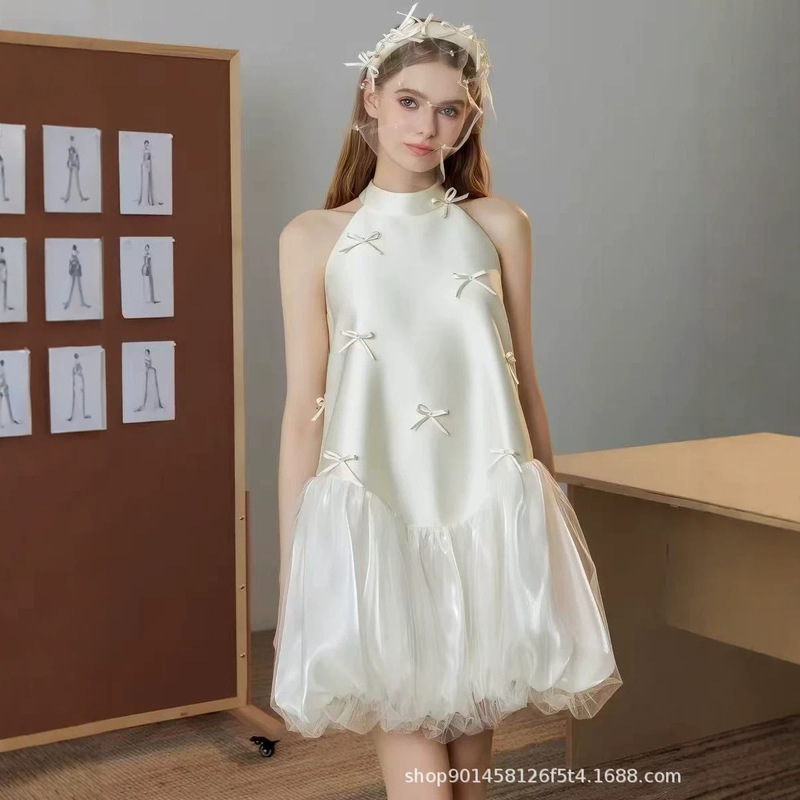 French-style halter neck light wedding dress, bridal engagement gown, cute and sweet morning robe for petite brides, suitable for registration, birthday, or as a simple white dress French-style halter neck light wedding dress, bridal engagement gown, cute and sweet morning robe for petite brides, suitable for registration, birthday, or as a simple white dress
