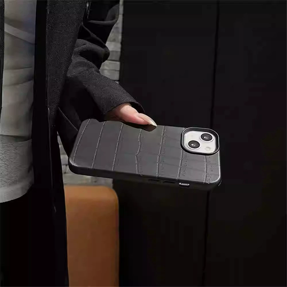 Силиконовый чехол (Apple) для iPhone 16, совместимый с iPhone 15 Pro — матовая поверхность, ударопрочный