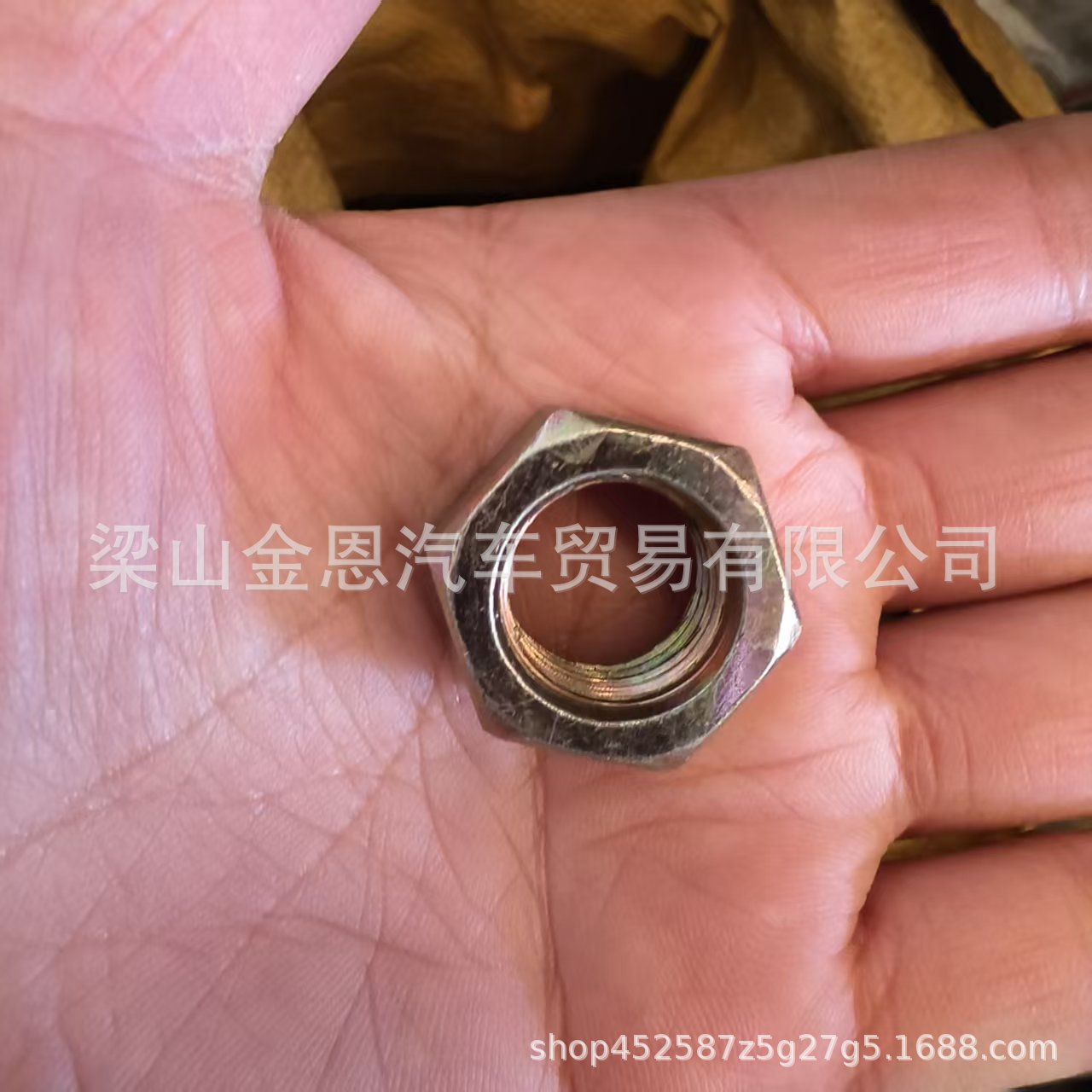 African Used Truck Engines, Fuhua Trailer Axles, Leaf Springs, and Other Various Accessories for Sale