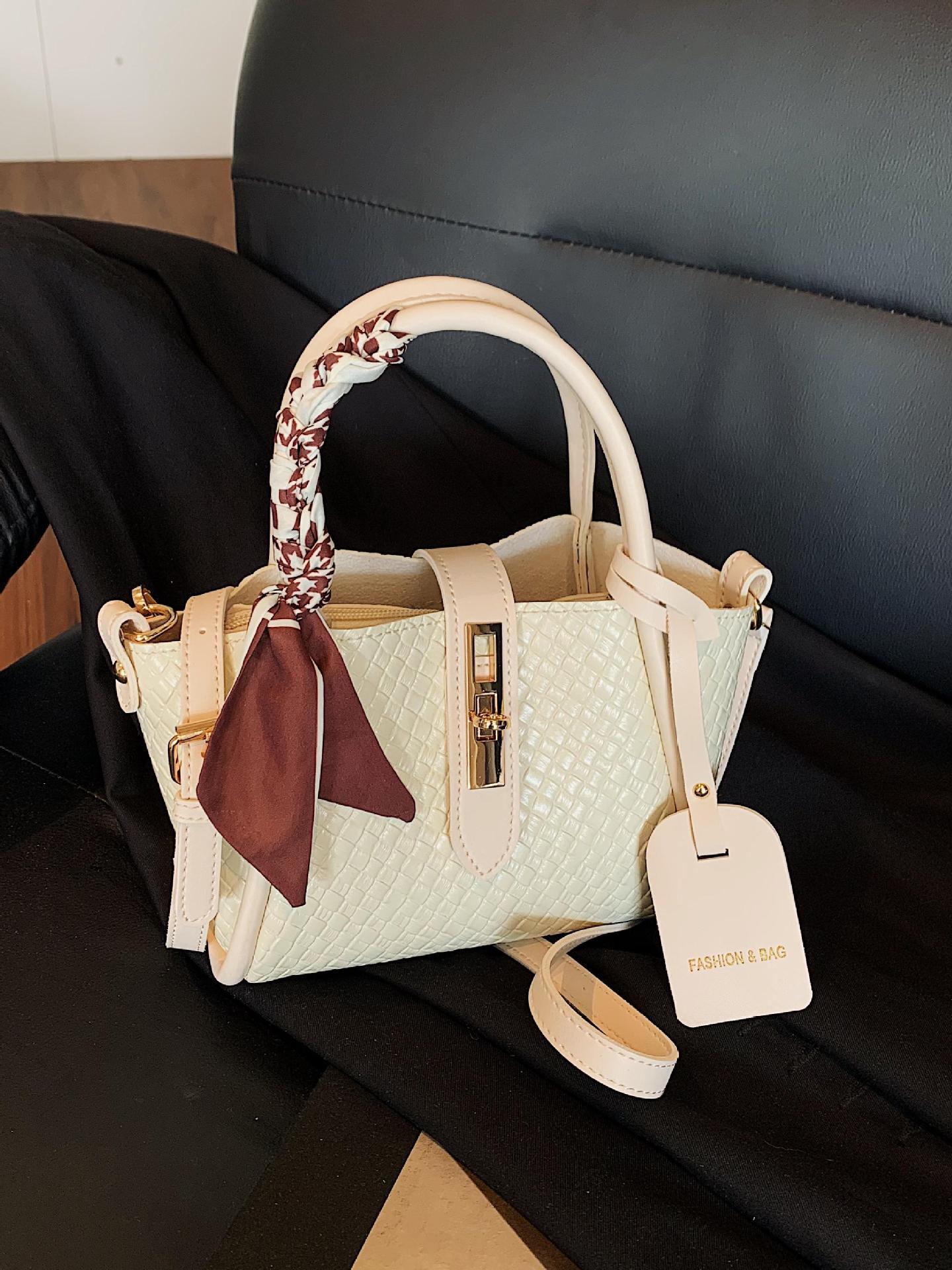 Explosiones transfronterizas tejidas bolsas de cestas de verduras de mano para mujeres 2025 nueva popular bolsas de cubo de agua super caliente bolsas de mochila versátiles