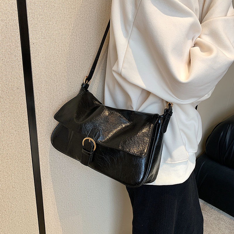 Bolsa de transporte transfronterizo de cuero suave de hombro brazo bolsas de mujer versátiles 2025 nueva gran capacidad bolsas retro