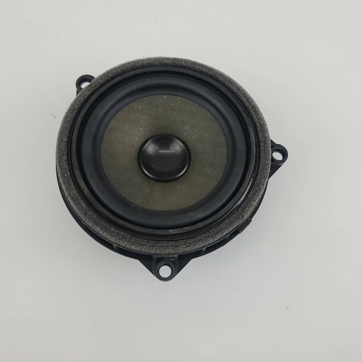 Avtomobil üçün orta tezlikli dinamik (midrange speaker)