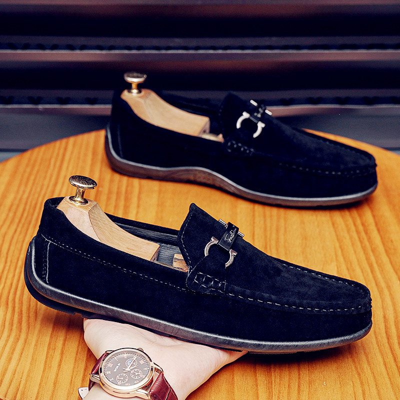 Zapatos Doudou para hombre verano 2025 nuevos zapatos de cuero esmerilado de terciopelo perezoso de un pie zapatos de moda de conducción de negocios para jóvenes