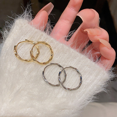 S925 silver needle light luxury niche twisted plain circle earrings for women versatile temperament cold style simple earrings earrings earrings
