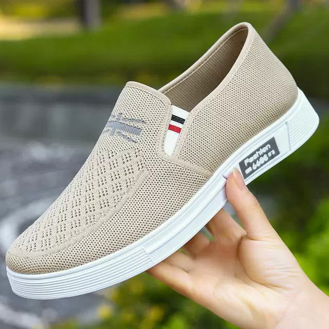 Весна и лето 2024, новая стильная мужская обувь из трикотажа, нескользящая мягкая резиновая подошва, старая тканевая обувь из Пекина, мужская дышащая обувь без шнуровки.
