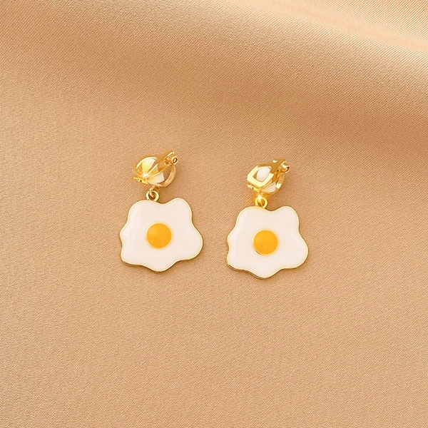 20#poached egg ear clip