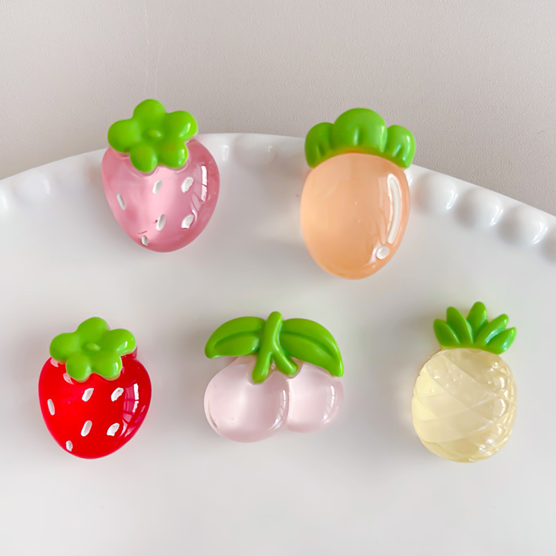 Transparent Fruit Strawberry Pineapple Resin Cartoon Accessories Hairpin Hole Shoe Buckle Mobile Phone Case Keychain Pendant Material