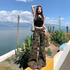 美式迷彩微喇低腰牛仔裤女2025夏季新款复古显瘦不贴腿工装喇叭裤