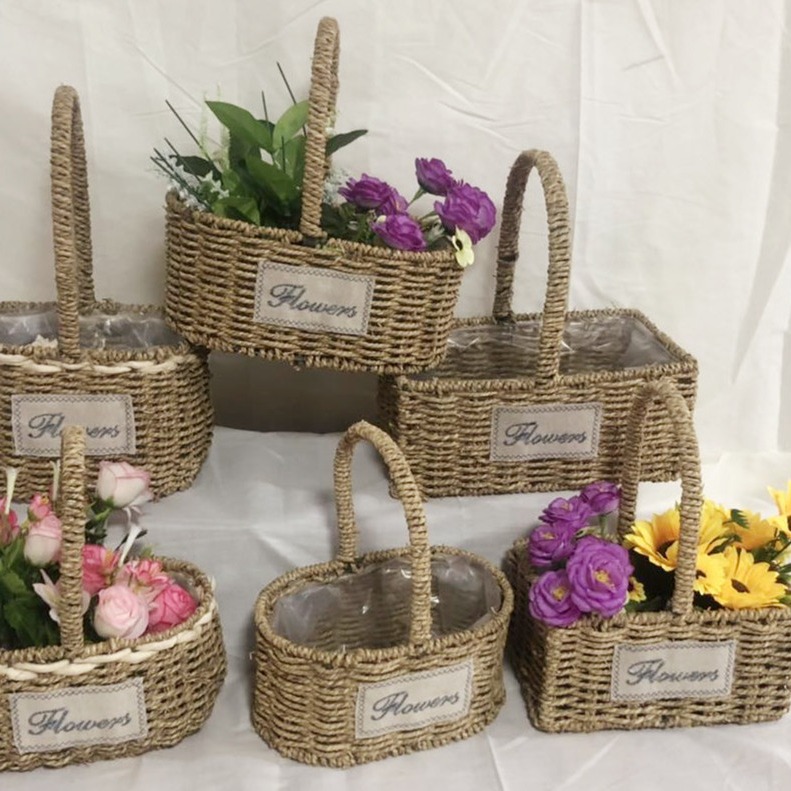 Portable flower basket rattan flower basket factory wholesale straw Wicker flower basket wholesale wedding flower arrangement