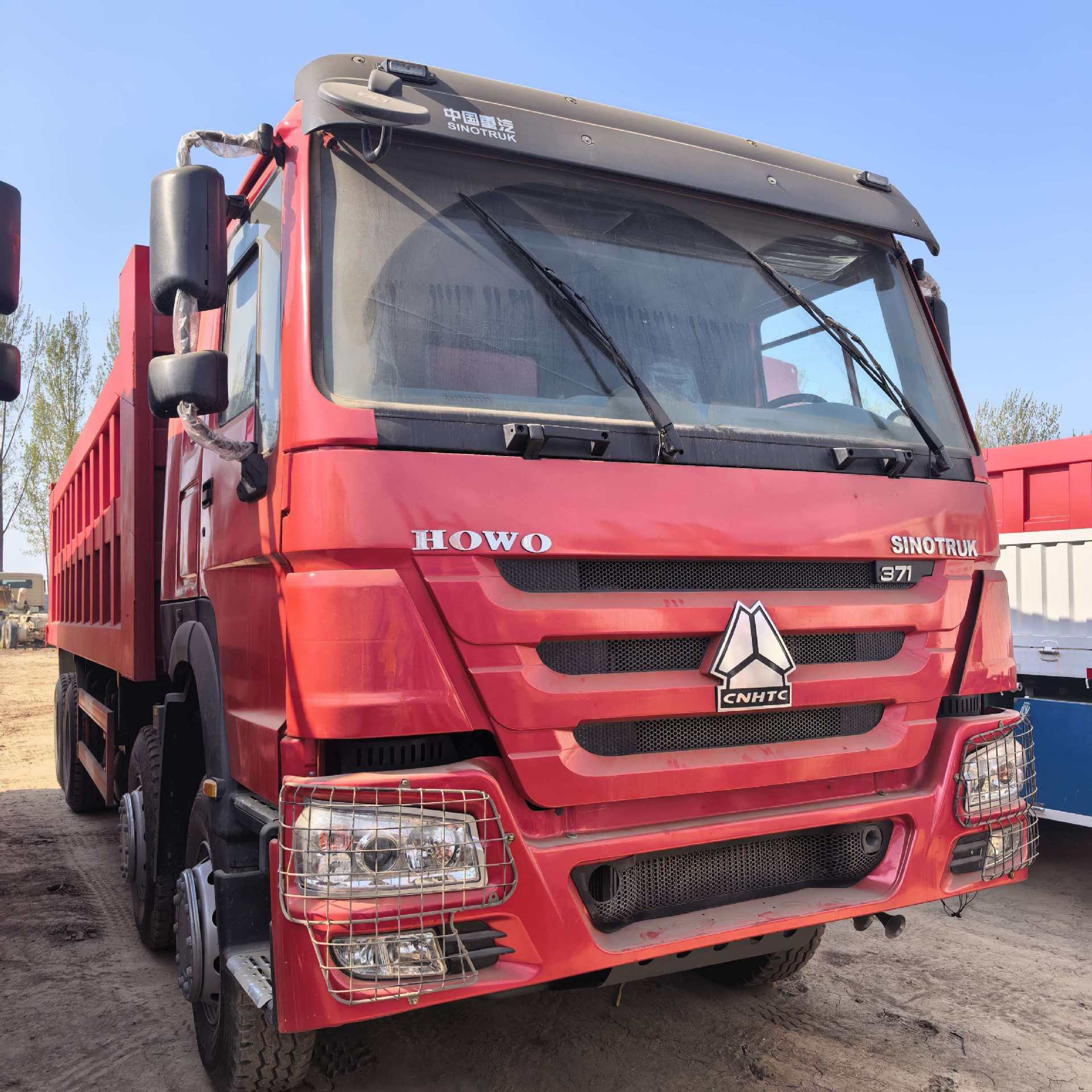 Cross-Border Export of Sinotruk Howo 8X4 Dump Trucks with Weichai Engine, African Howo 8X4 Dump Trucks