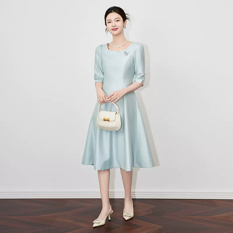 2501711-南油法式富家千金轻奢连衣裙高级感方领名媛礼服女春夏款