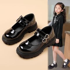 女の子の靴2025春秋の新しい子供の演出靴の黒いダンスの靴の王女の靴の中で大きい子供の女の子の靴