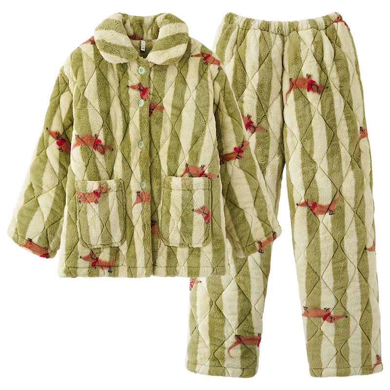 【綿を挟んで暖かい服】冬に綿を挟んでカップルのパジャマを厚くしてサンゴの毛を温めます。