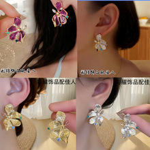 ��ɫ���ͻ�����Ů��ʽ�͹Ÿ��LС���p�ݕr�и߶˚��|���Ů��ζ