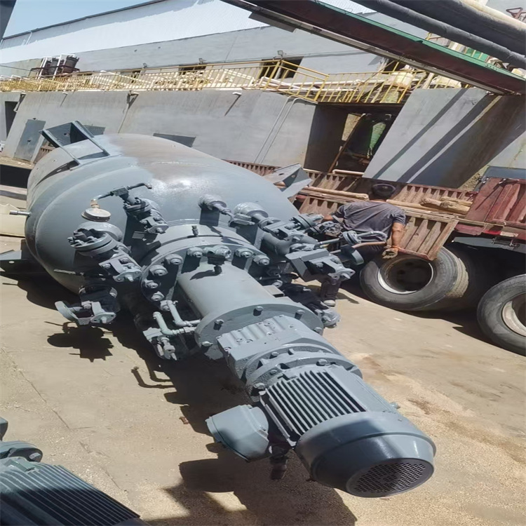 二手高压反应釜 压力117公斤 3.4方磁力密封搅拌重12.1吨手续资料