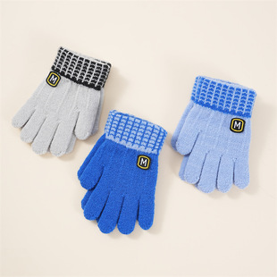 Thickened wool knitted gloves full finger children's gloves one-piece velvet warm cold gloves student gloves wholesale