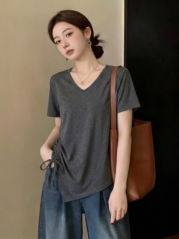 Áo thun nữ cổ V tay ngắn phom suông có dây rút eo — màu đen