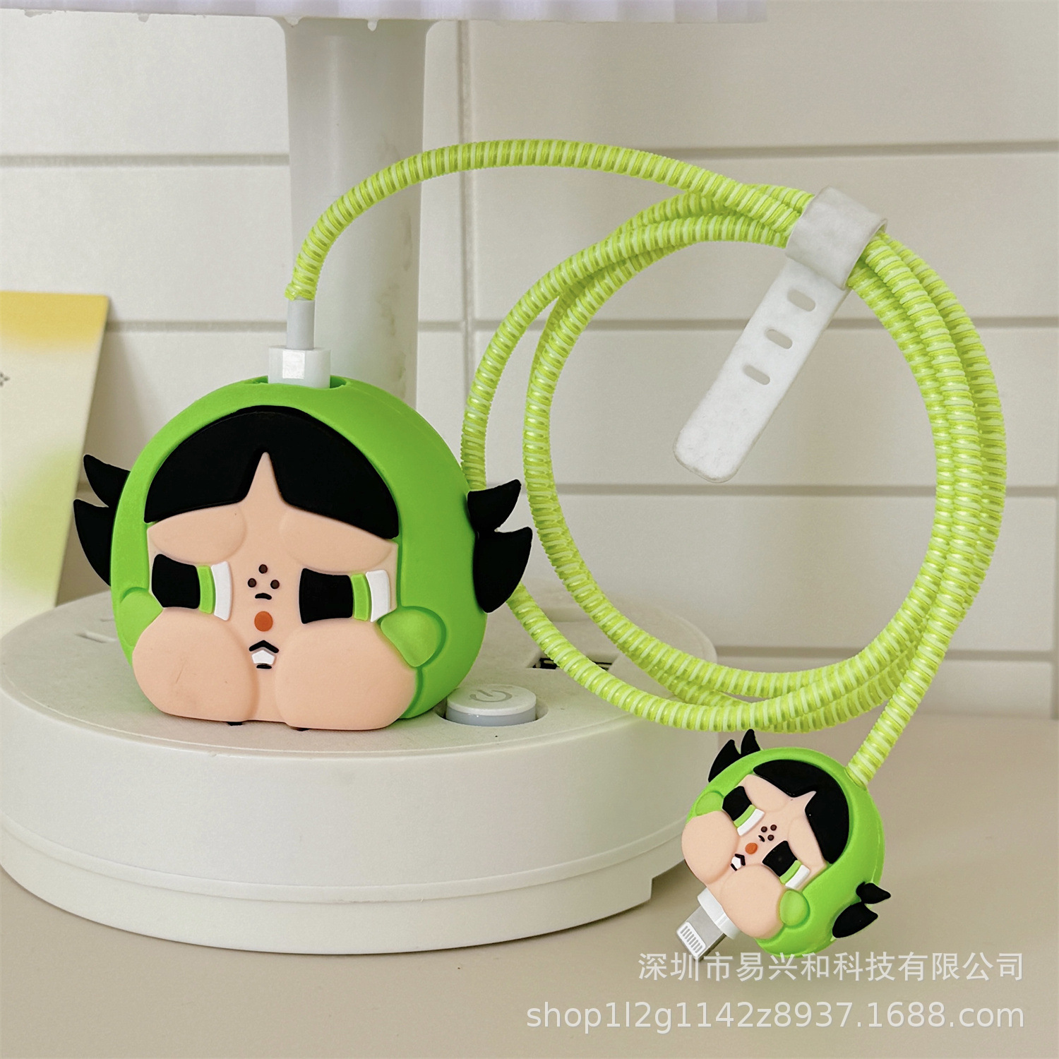 Aplicable Apple 18W / 20W cargador de cabeza de cubierta cargador de cubierta de cable de datos cubierta de 4 piezas al por mayor