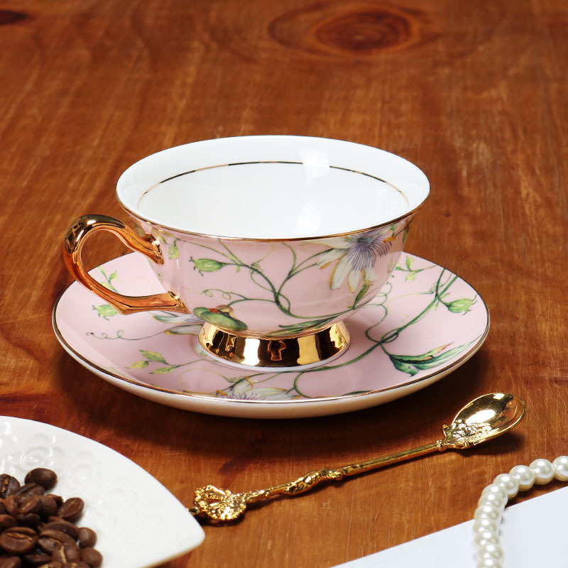 Juego de tazas y platillos de café de porcelana china de alta gama de estilo europeo, taza de té floral de cerámica francesa, caja de regalo, taza de té de la tarde exquisita