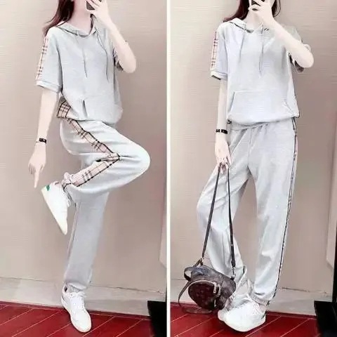 2025 New Fashionable Loose Short-Sleeved Hooded Sweatshirt Sports Suit for Women Summer Style Age-Reducing Casual Two-Piece Set