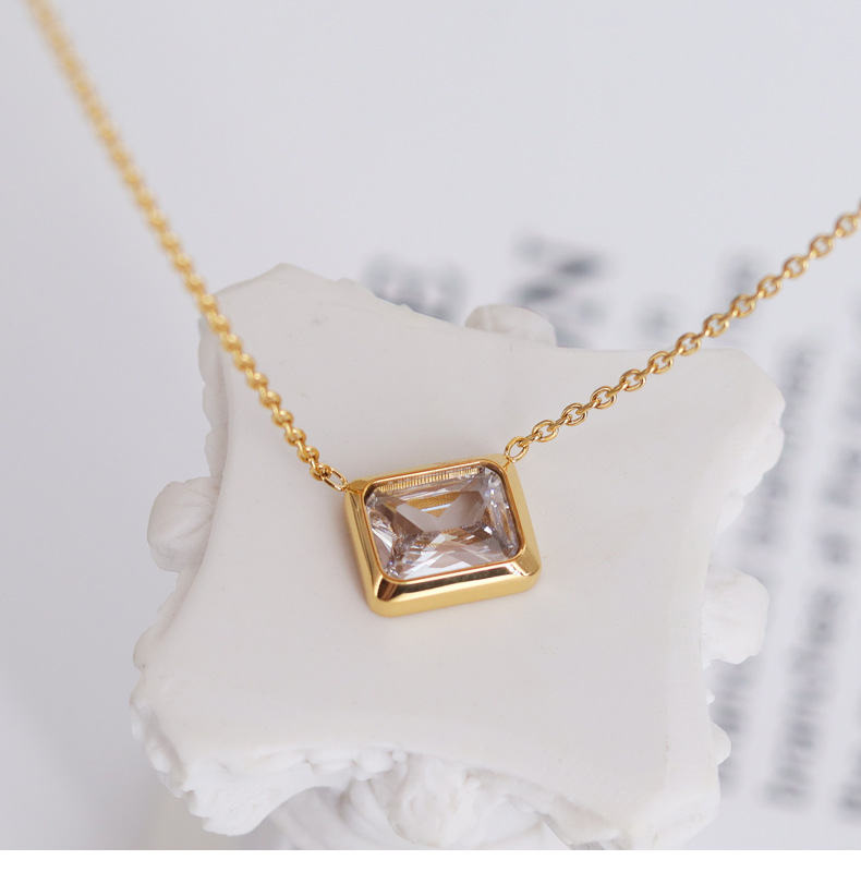 French Style Geometric Titanium Steel Zircon Pendant Necklace 1 Piece