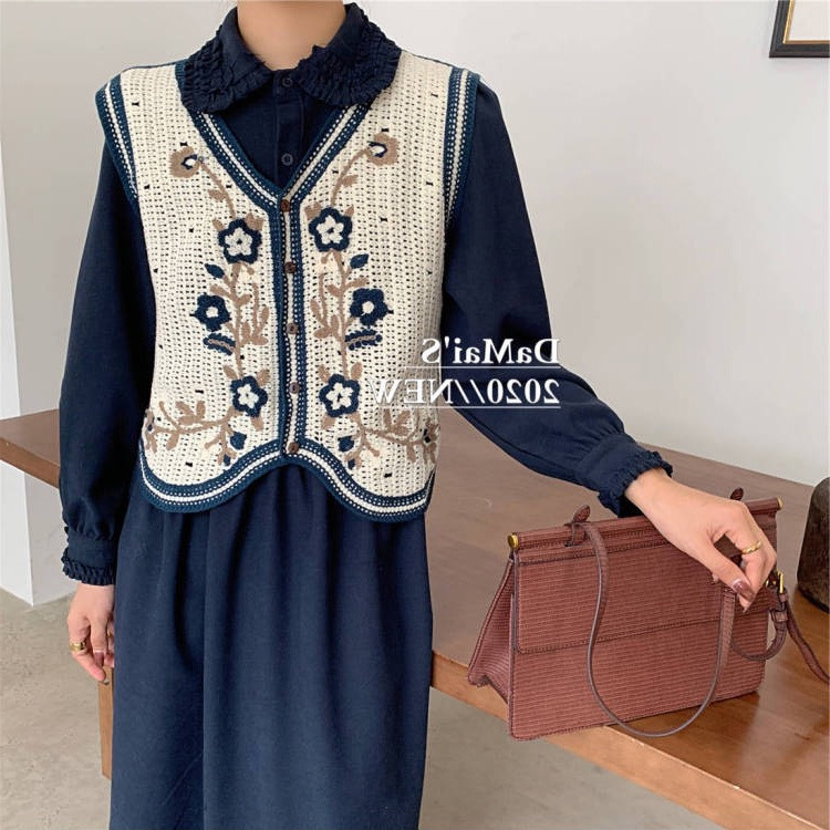 Retro knitted design vest sleevless
