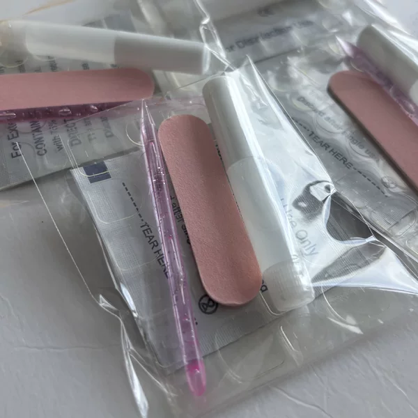 Nail art tool kit, available in sets of four or five pieces, with kraft paper and jelly glue