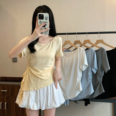 2025夏の大きいサイズの太ったMMのハスの葉の縁のひもの設計は腰の半袖のtシャツの上着を収めます。