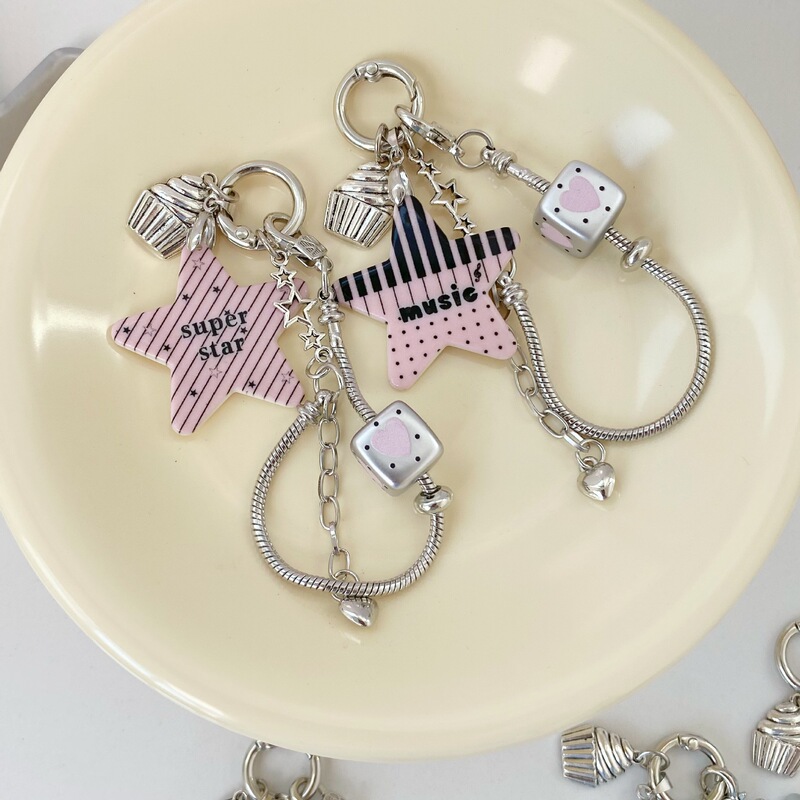 Korean-style snake bone chain, star, musical note, bear, and rabbit acrylic DIY phone charms, CCD camera keychains, and pendants Korean-style snake bone chain, star, musical note, bear, and rabbit acrylic DIY phone charms, CCD camera keychains, and pendants