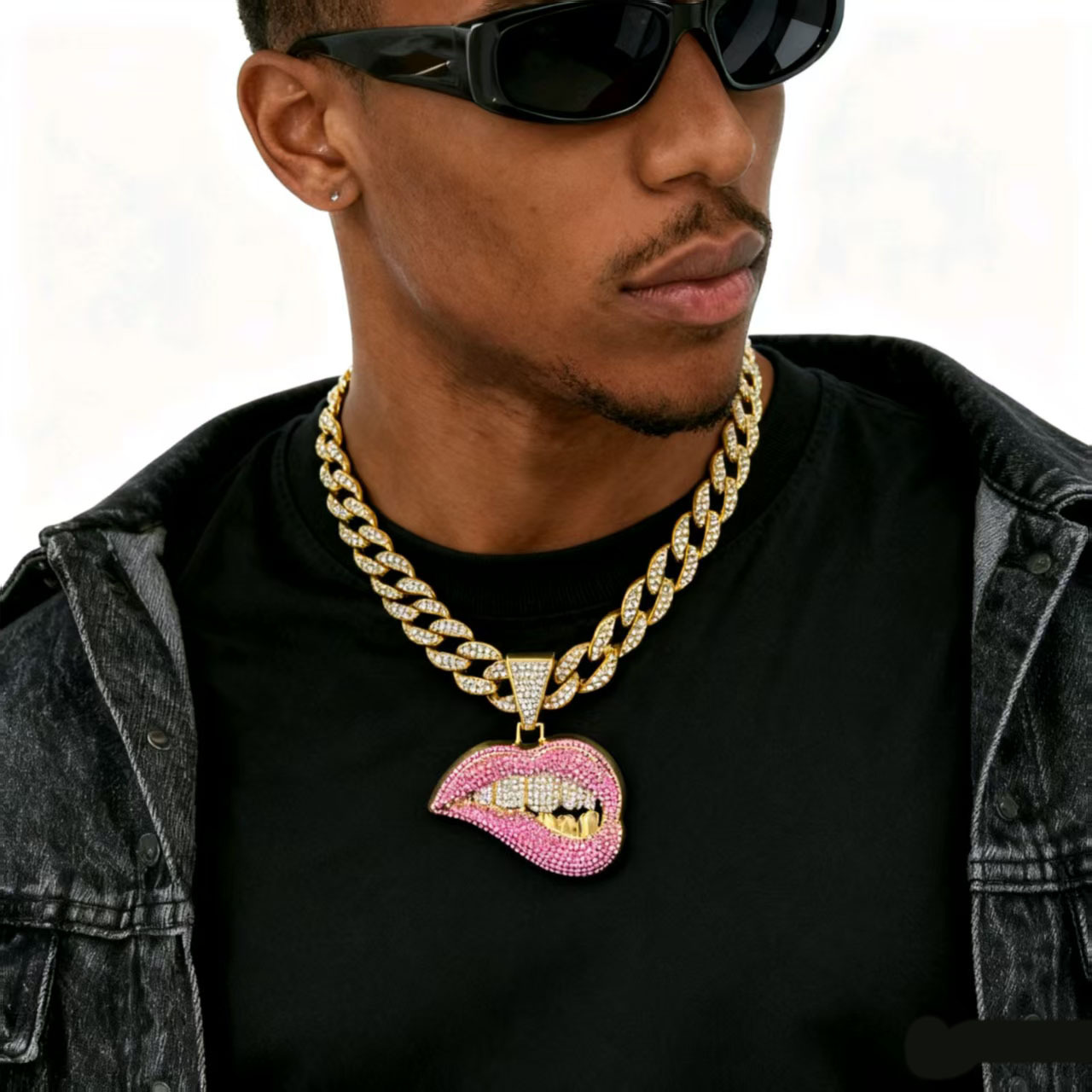 Collar de cadena cubana de estilo hip-hop con colgante creativo y sexy de aleación europea y americana, suministro transfronterizo