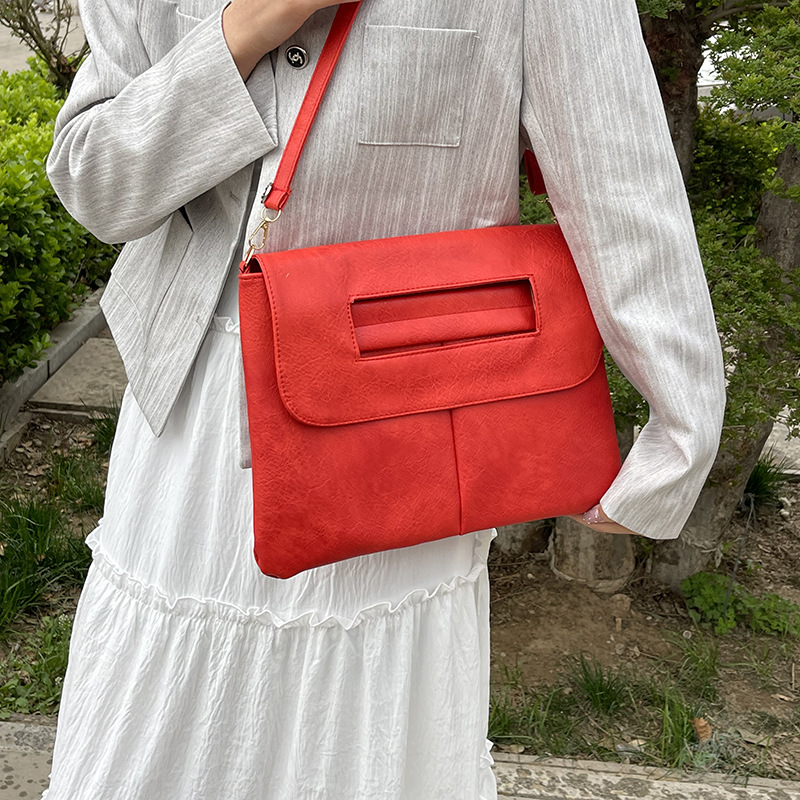 Francia alta capacidad de viaje bolsa de mochila para mujeres primavera y verano 2024 nuevo bolso de cadena bolso de moda brazo