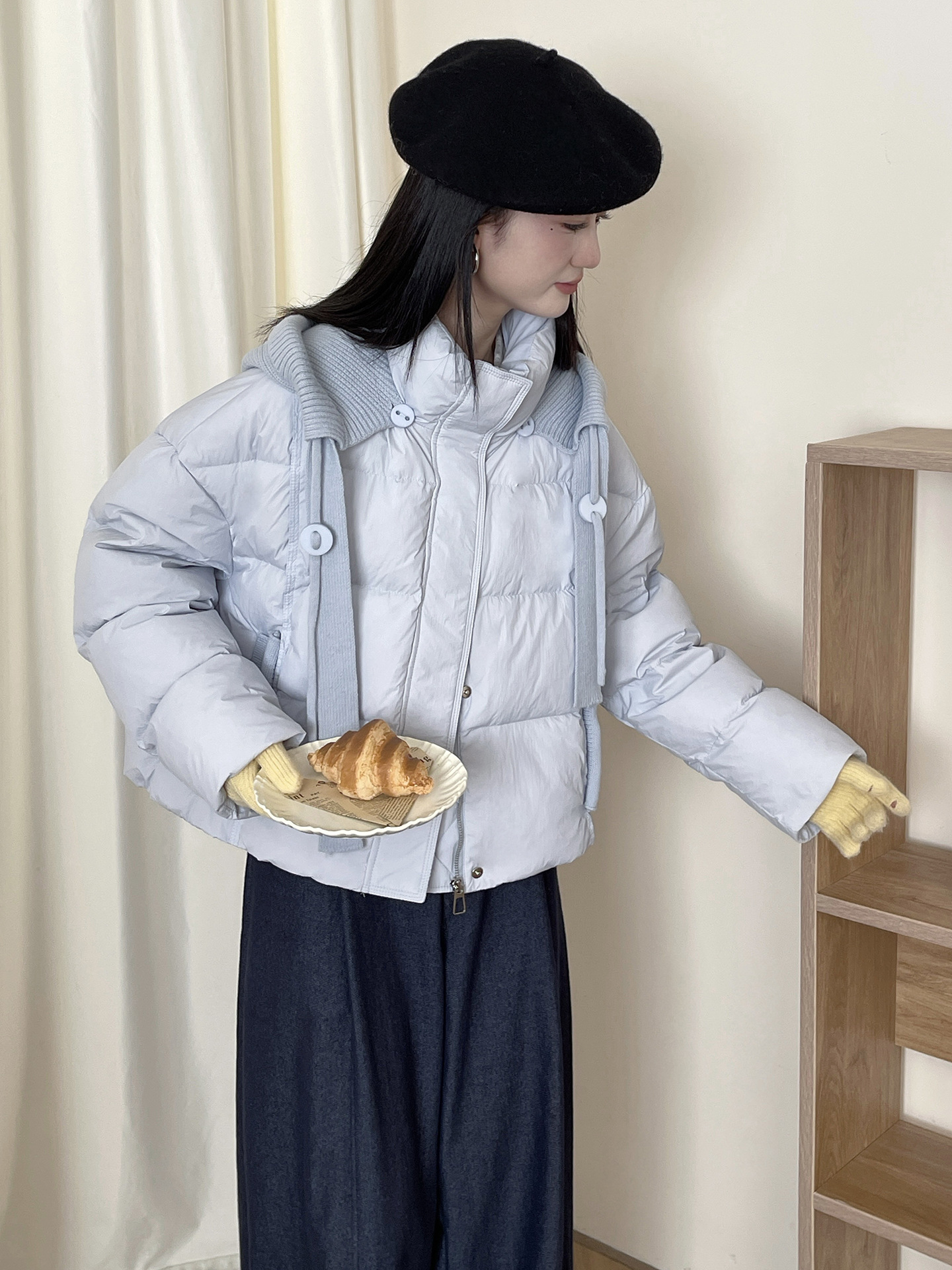 2025 Winter New Korean Style Removable Knitted Hat Short down Jacket Women's Thickened White Duck down Jacket for Small People