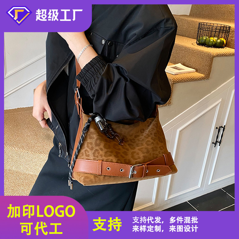Cross-Border High-End Shoulder Bag for Women, Retro Frosted Large-Capacity Tote Bag, Versatile Commuter Crossbody Bag