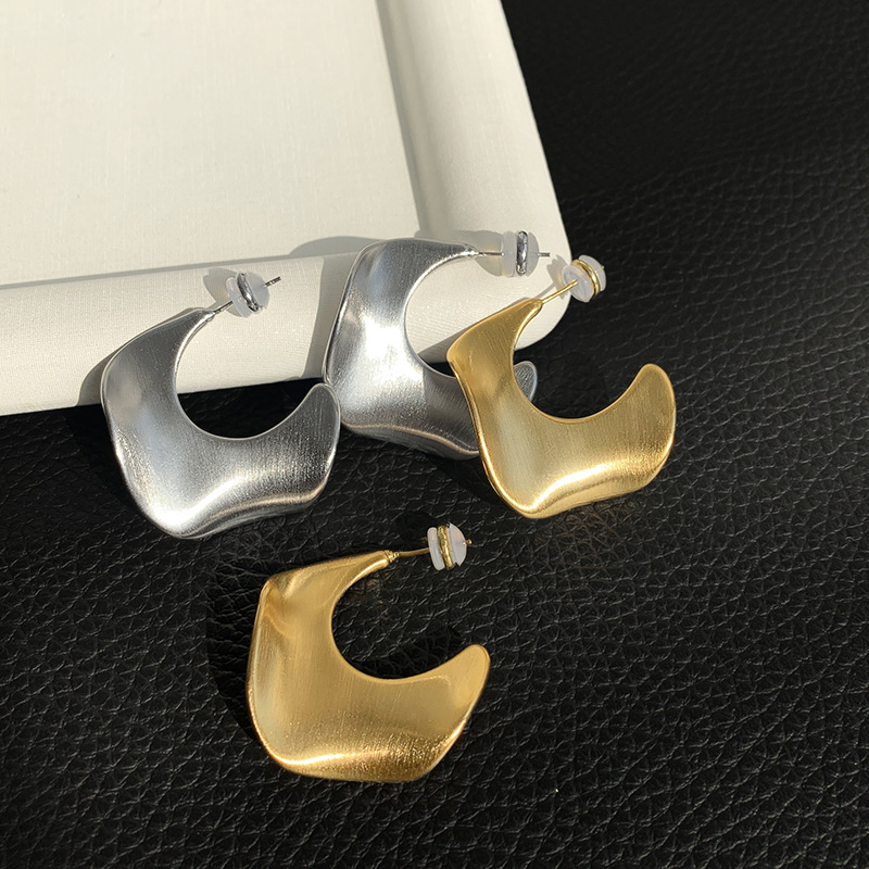 Retro geometric design golden matte high quality elegant earrings